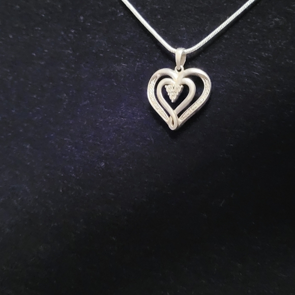 Silver Heart Pendant Necklace C - Picture 5 of 9